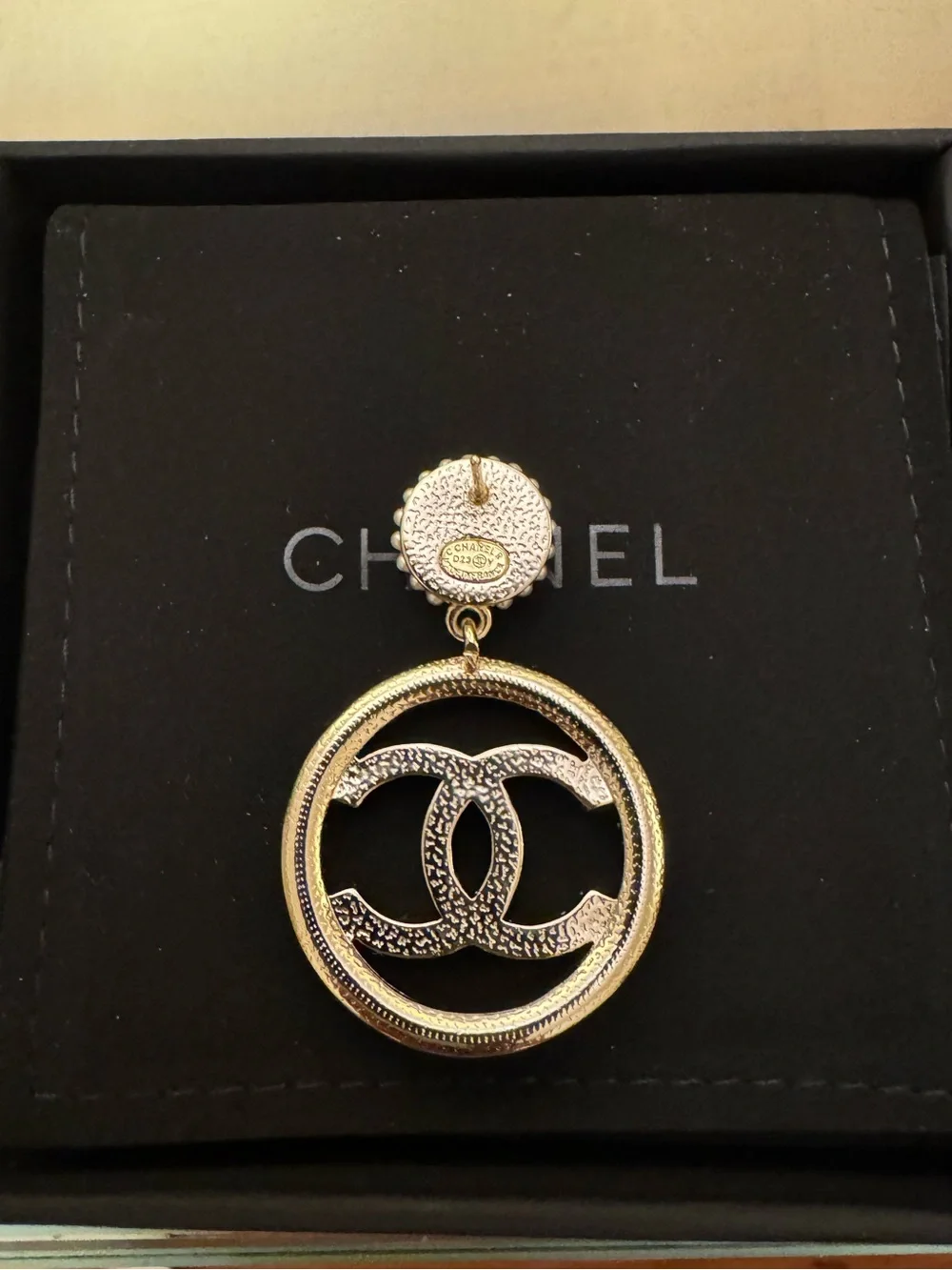 CHANEL please like